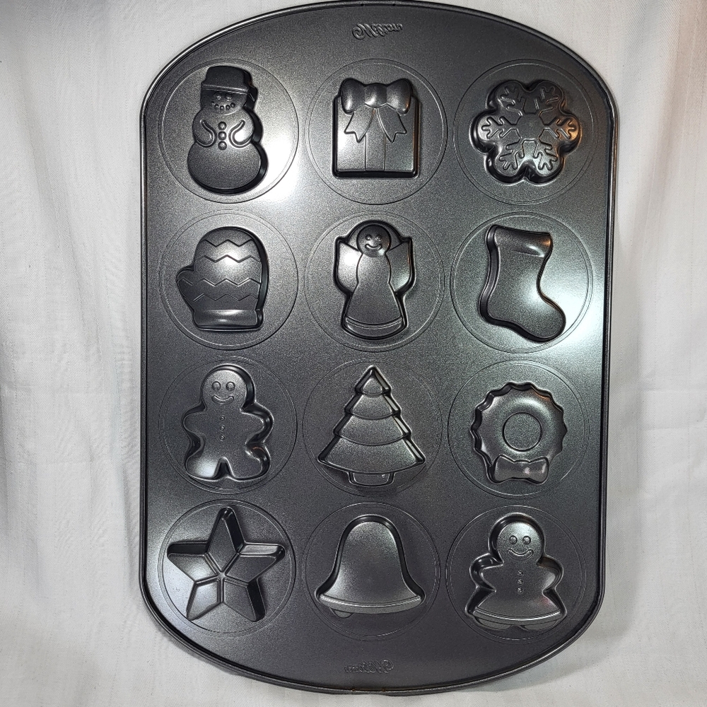 Wilton 12 Cookie Shapes Pan Non-Stick Christmas Holiday Baking Mold Metal - Picture 4 of 11